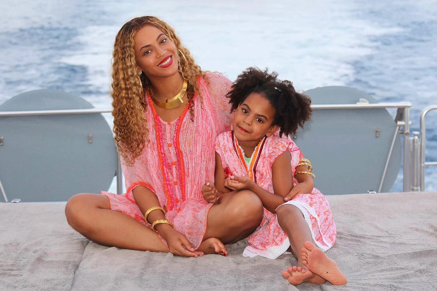 Beyonce daughter. Картер, Блю Айви. Блю Айви Ноулз Картер. Rumi Carter. Бейонсе и Блю Айви.