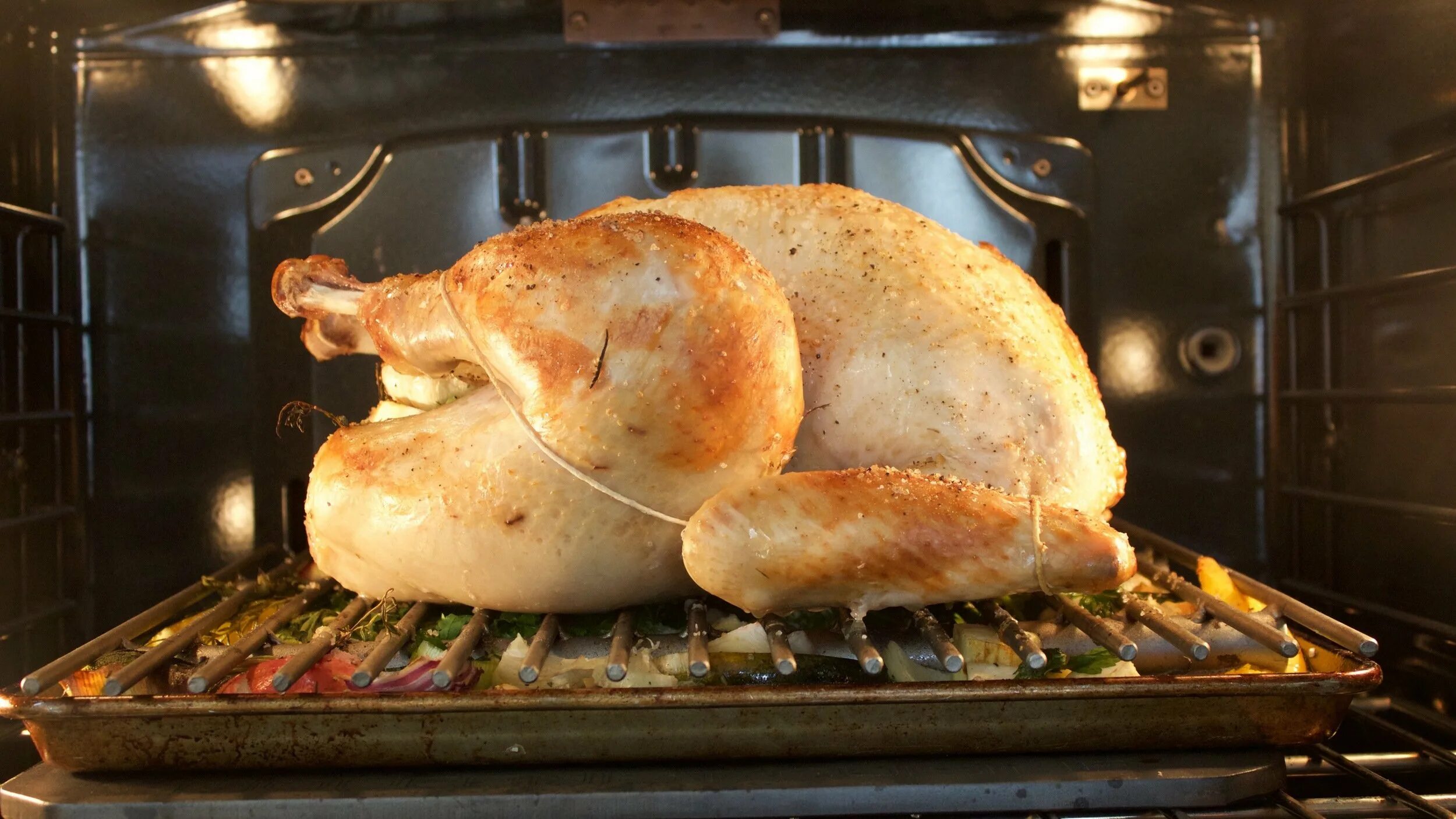 Cook oven. Oven Roast. Выпекание мяса. Roast a Chicken in the Oven. Roast Cooking.