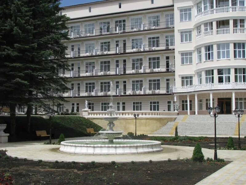 кисловодская гб. терренкур 1 в кисловодске. кисловодск центральная городская больница. кисловодск достопримечательности долина роз. санаторий кисловодск парк.