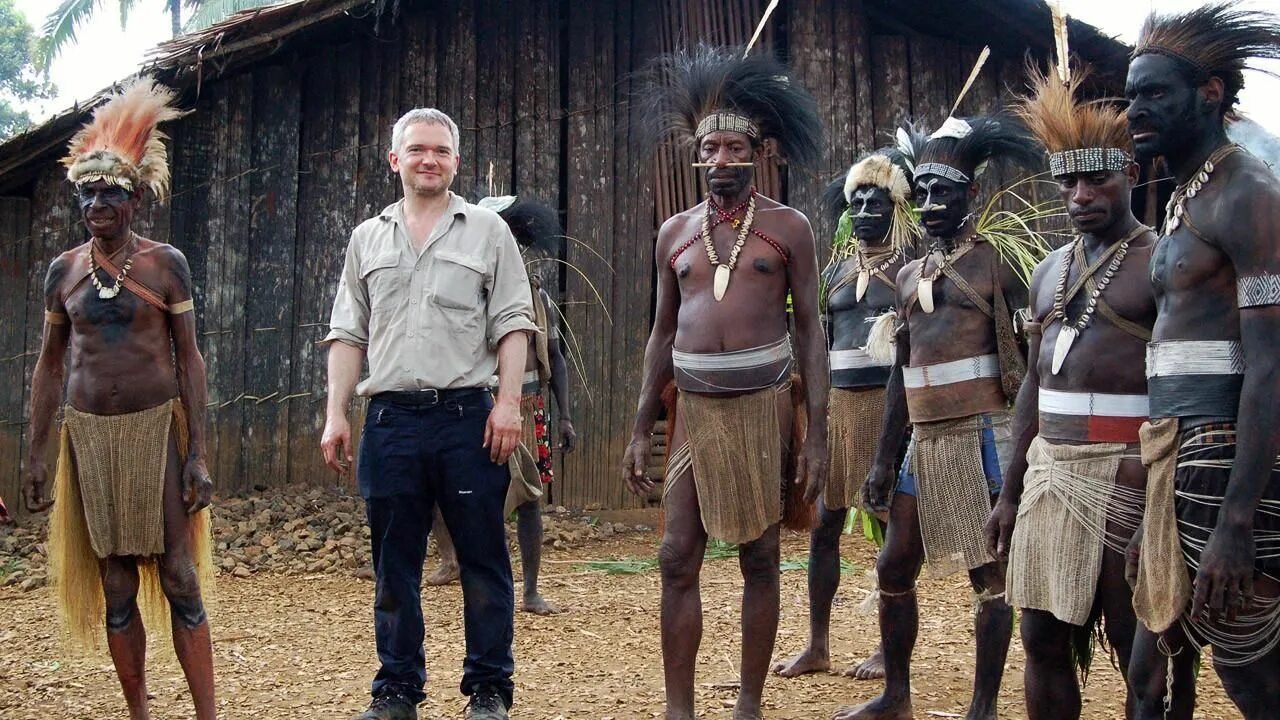 Аборигены Африки каннибалы. Племена каннибалов новой Гвинеи. Папуа новая Гвинея каннибалы.