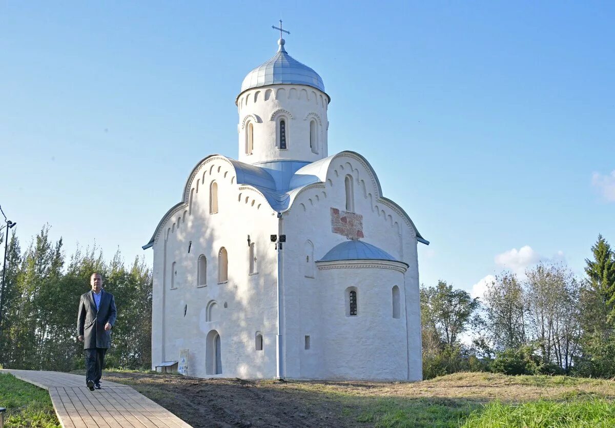 В какую церковь сходить. Церковь николая чудотворца на липне. храм николы на липне в новгороде. церковь николы на липне под великим новгородом. церковь николы на липне великий новгород.