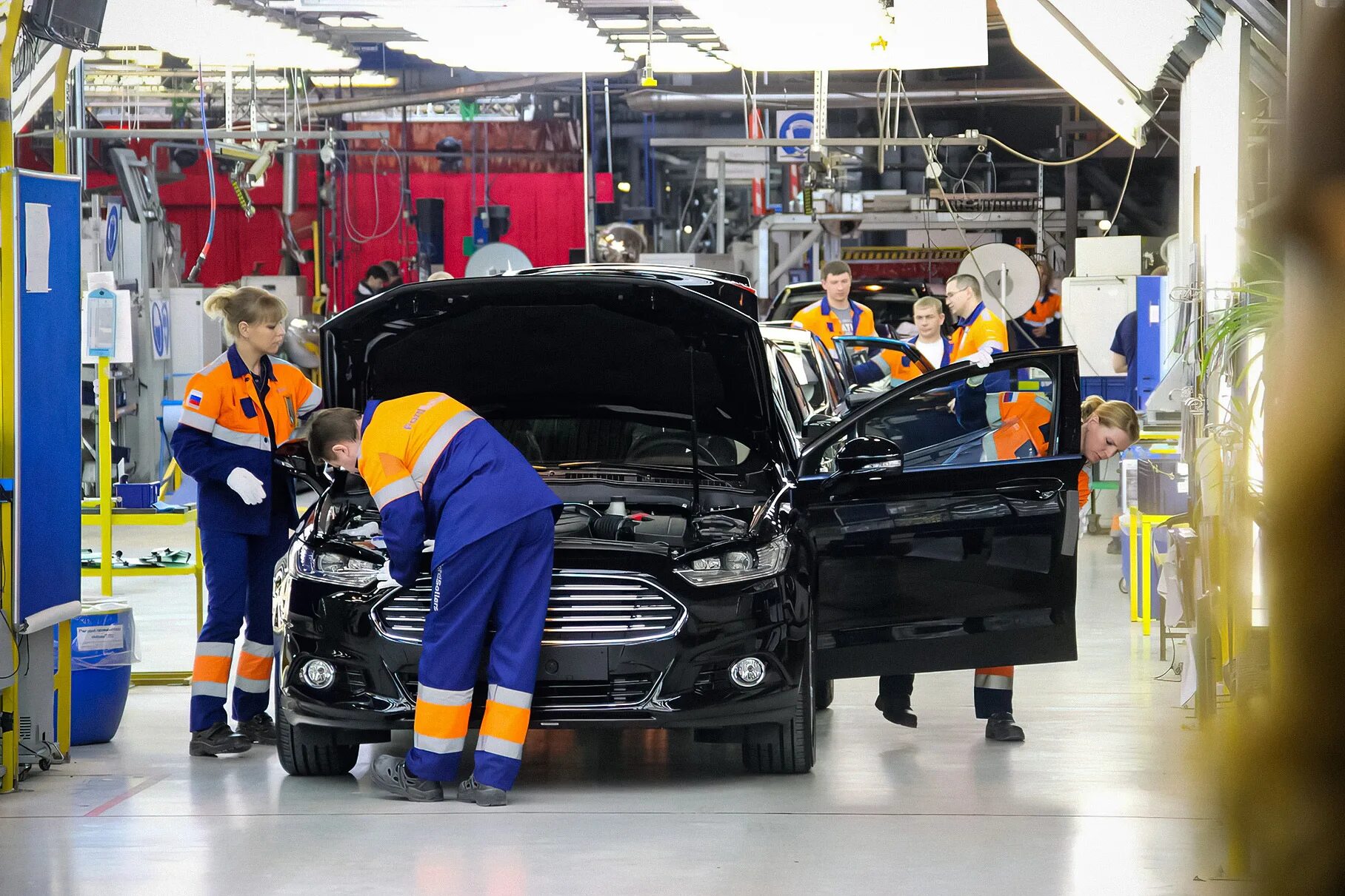 Где делают форд. Завод ford f150. Завод двигателей елабуга соллерс. Автозавод мерседес в германии. Где делают форд.