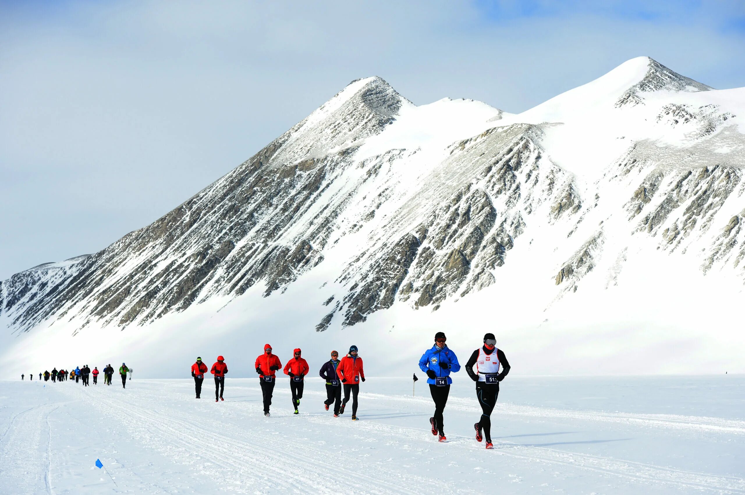 North travel. Antarctic Ice Marathon. Забег в Антарктиде. Ежегодный марафон в Антарктиде. Антарктида летом.