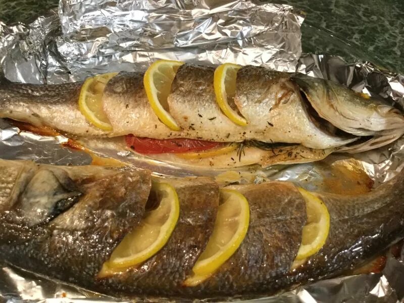 Блюда из белорыбицы. Сиг запеченный в духовке. Сиг в духовке в фольге. Нельма рыба блюда. Белорыбица в духовке.
