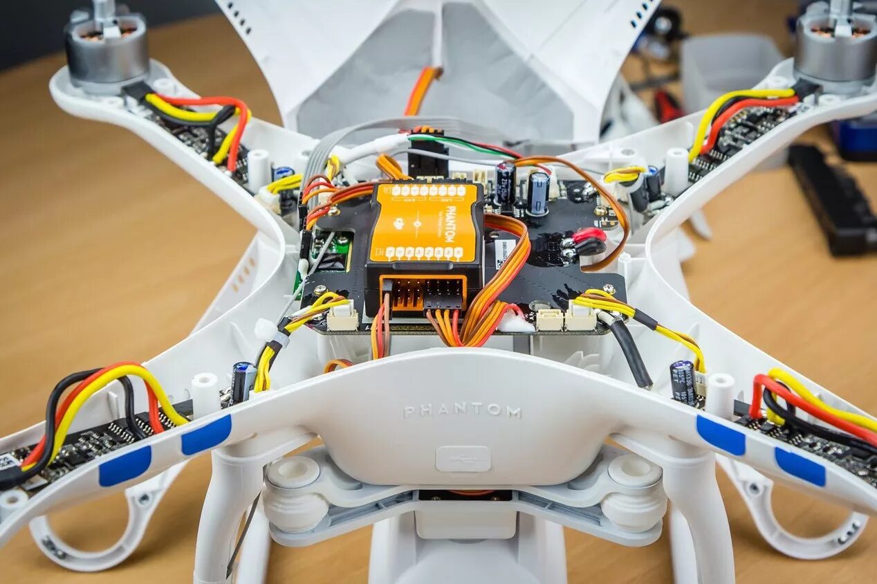 Как починить квадрокоптер. Как починить квадрокоптер. Мотор квадрокоптера своими руками. Внутренности квадрокоптера. Как починить квадрокоптер.