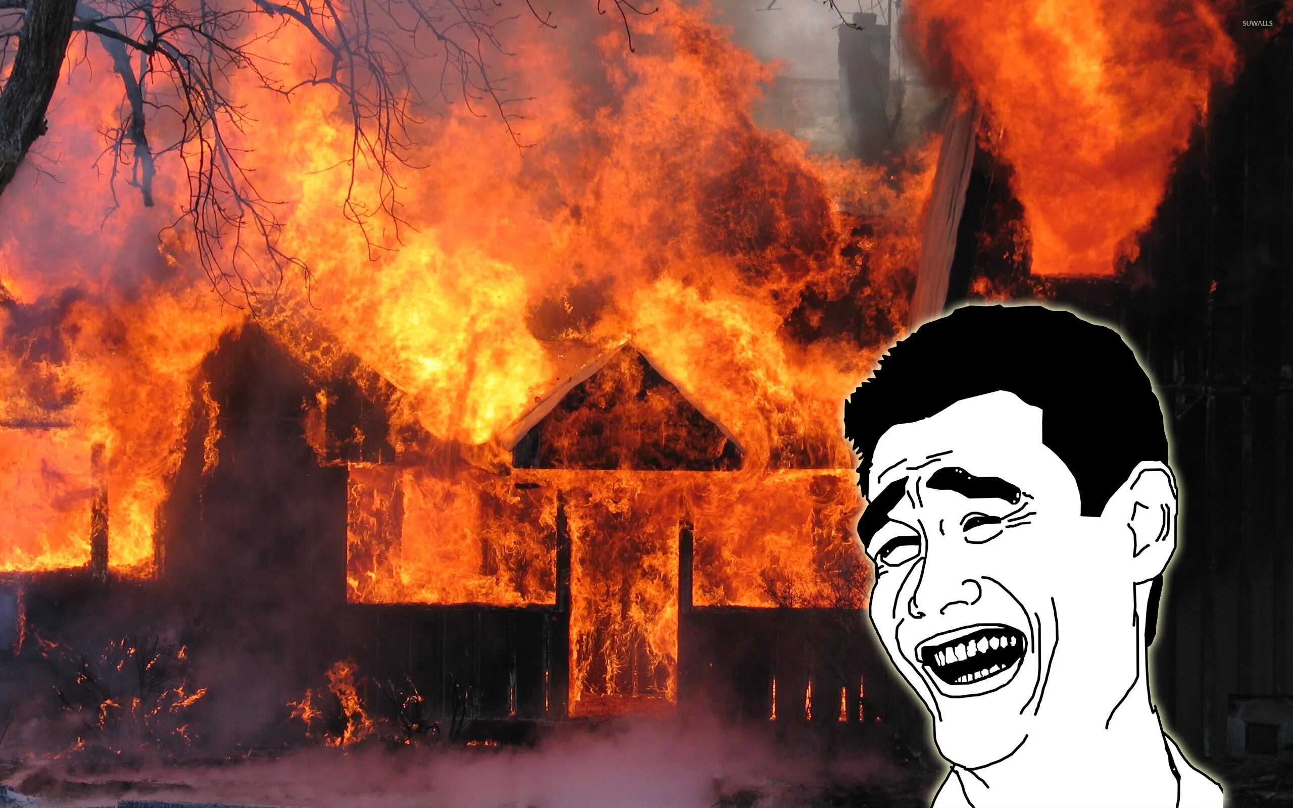 Пожар Мем. Мемы про пожар. Горящий дом на заднем фоне. Горящий дом Мем. Сгорел на английском