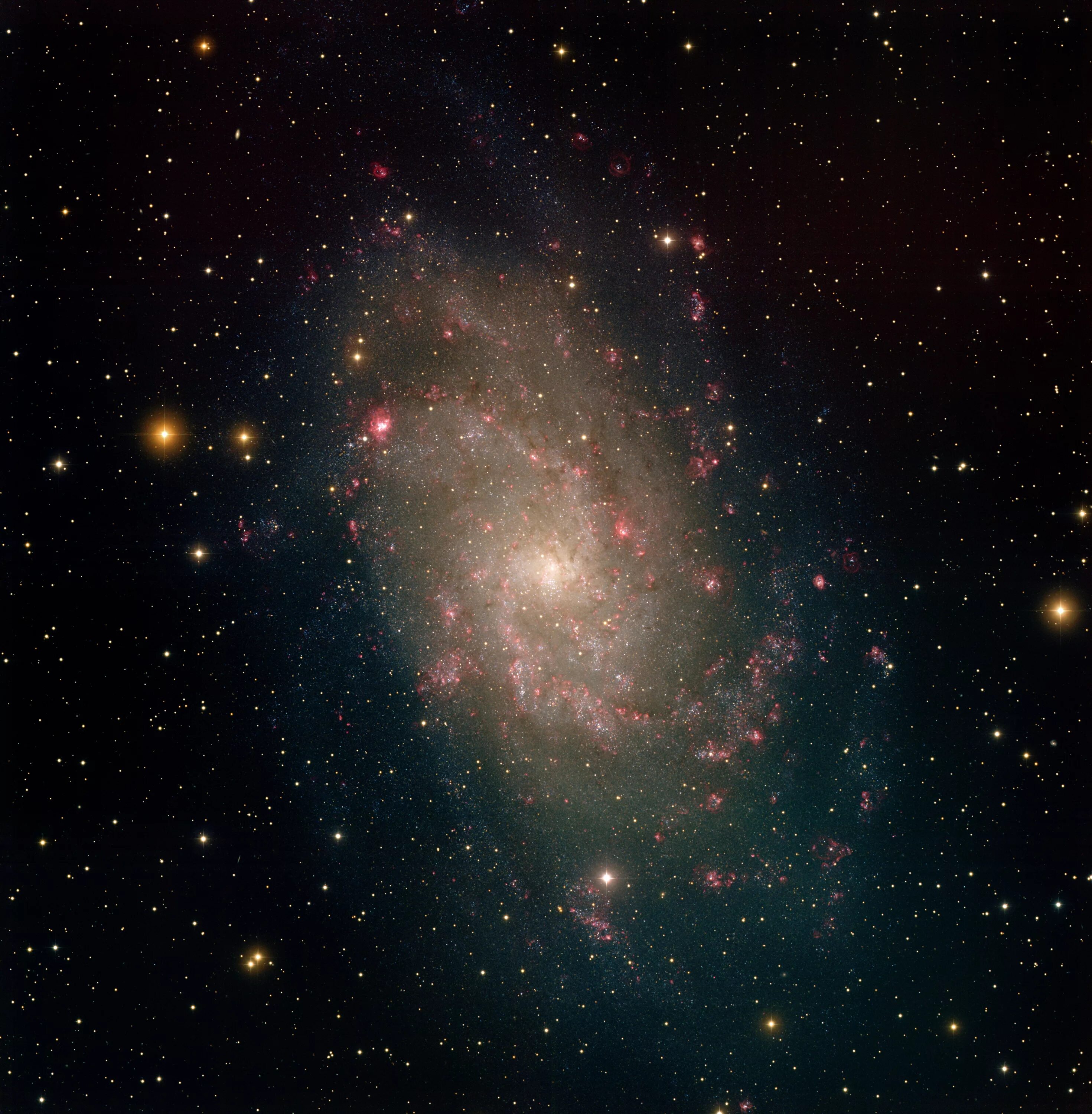 M33 Галактика. Туманность кошачий глаз NGC 6543. Galaxy m33. Снимок галактик с телескопа Хаббл.