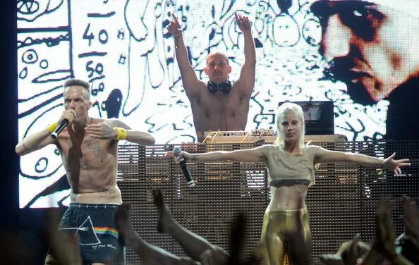 Die antwoord brain. Die antwoord диджей. Die antwoord DJ Hi-Tek. DJ Hi Tech из die antwoord. Die antwoord солист.