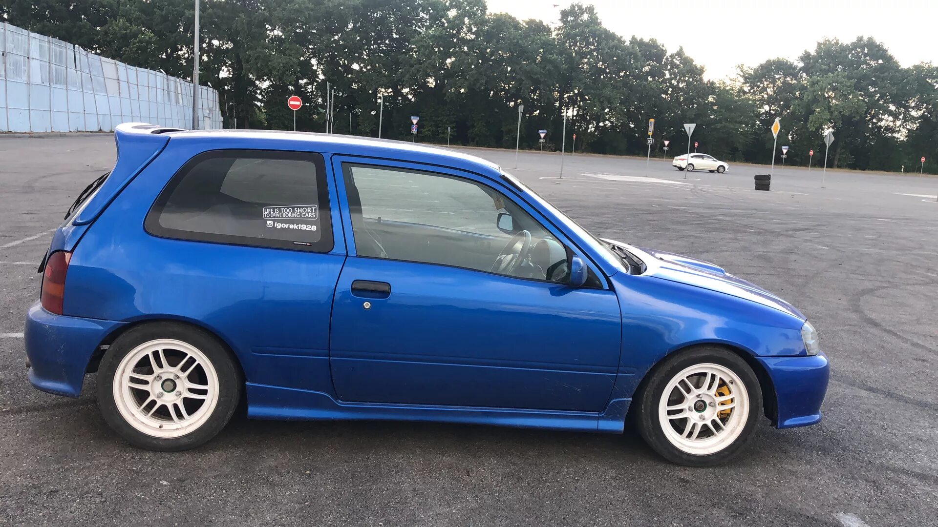 Toyota starlet. Тойота старлет новосибирске. Тойота старлет новосибирске. Тойота старлет. Toyota starlet 1998.