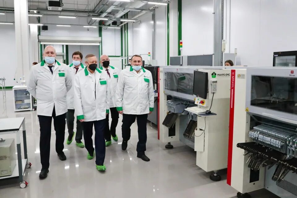 Макро групп. Макрогрупп компания. санкт петербург производство электроники. современный завод электроники.
