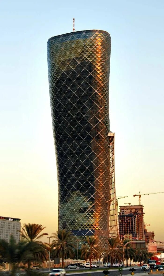 Башня «Capital Gate» (Абу-Даби, ОАЭ,. Падающая башня Абу Даби. Абу Даби небоскреб Кэпитал гейт. Башня капитал Абу Даби. Плавный башня