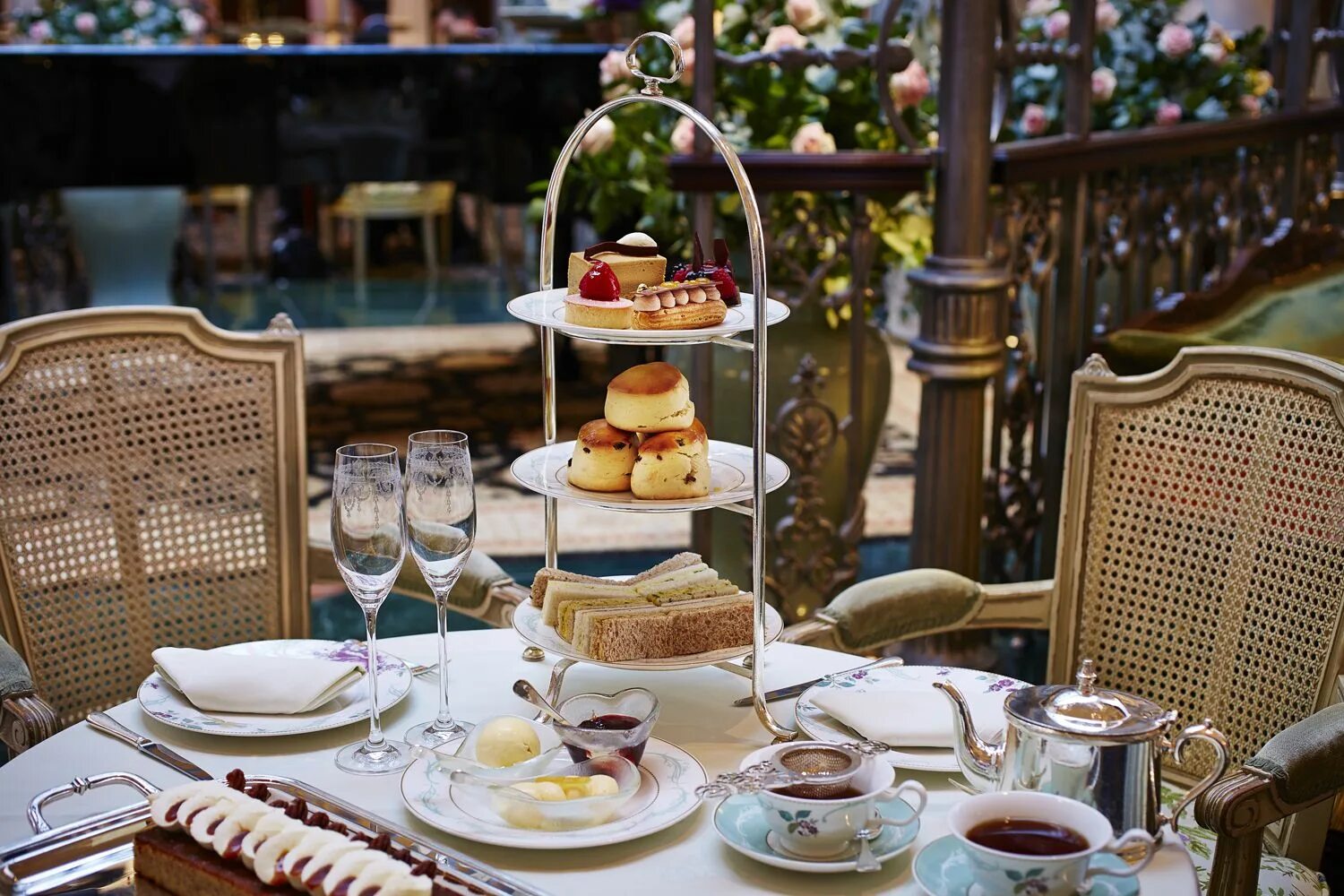 English afternoon. Афтернун Теа. Afternoon Tea Savoy London. Английское чаепитие. Английское чаепитие в Москве.