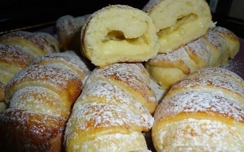 Булочки с заварным кремом. Воздушные булочки. Яблочные булочки. Булочки к чаю самые воздушные. Булочки к чаю.