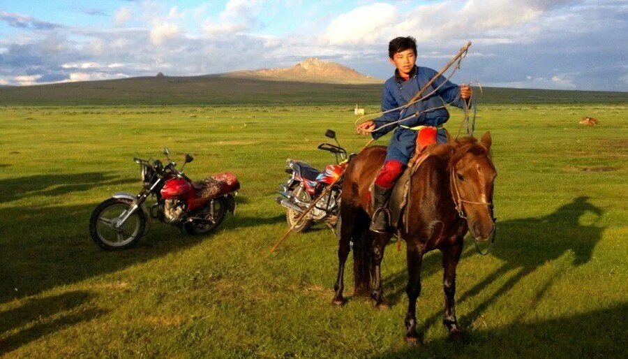 Почему в монголии монгол а в чехии. Кочевники монголии. если в монголии монгол то. кочевники 21 века. монголия население.
