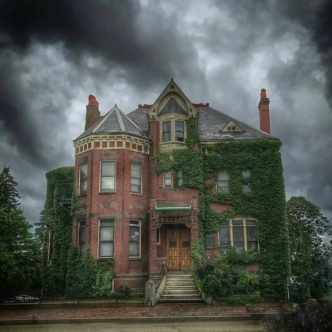 Red mansion