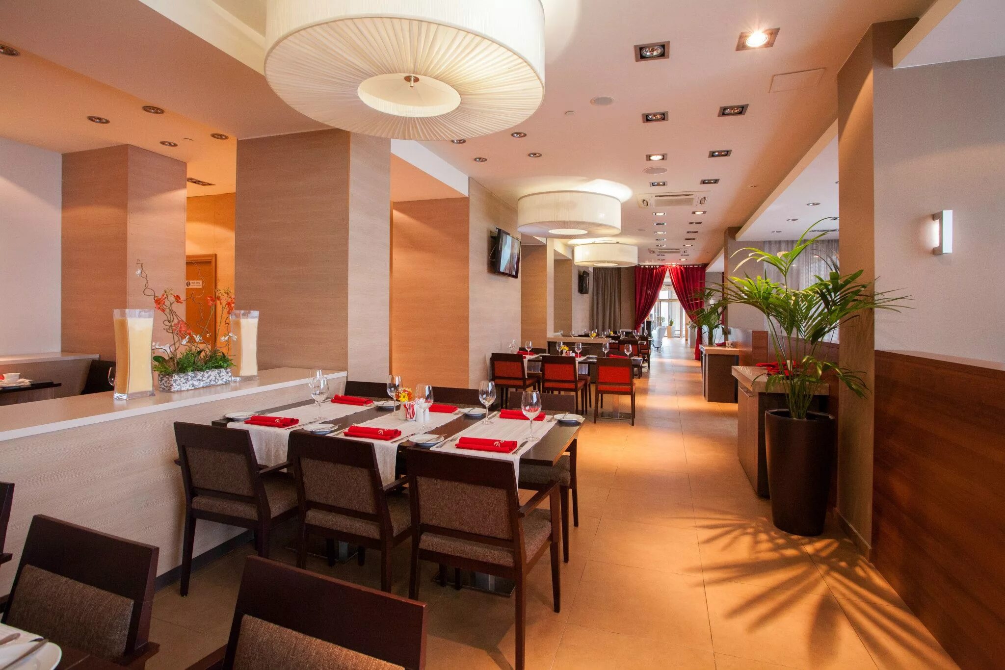 Гостиница ramada екатеринбург. Ramada 5 екатеринбург. Ramada кольцовский тракт, 10-й километр, 15, екатеринбург. Рамада спа бассейн. Ramada hotel spa 5 екатеринбург.