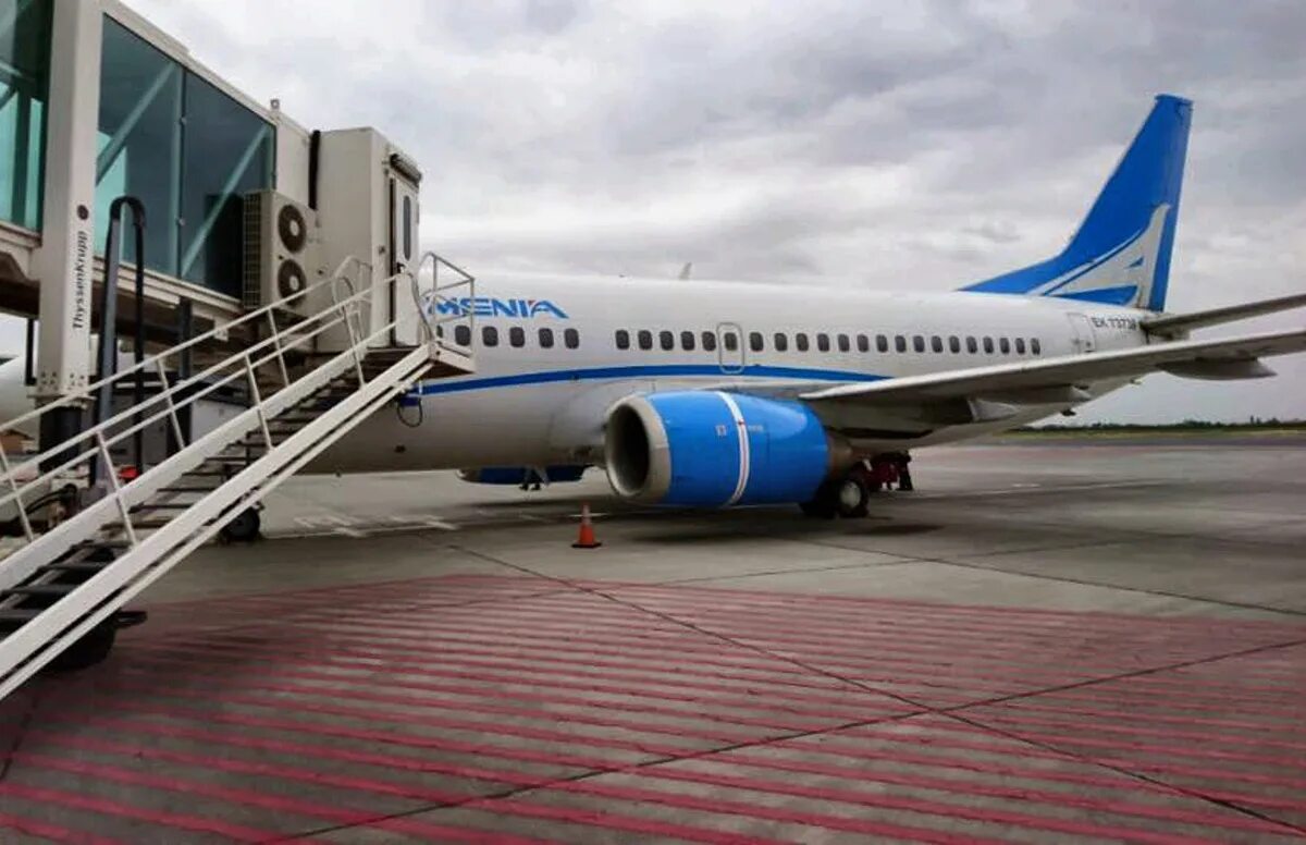 Ji авиакомпания армения. Airbus a 320 flyone armenia. Самолет ереван. Самолет ереван. Armenia aircompany самолеты.