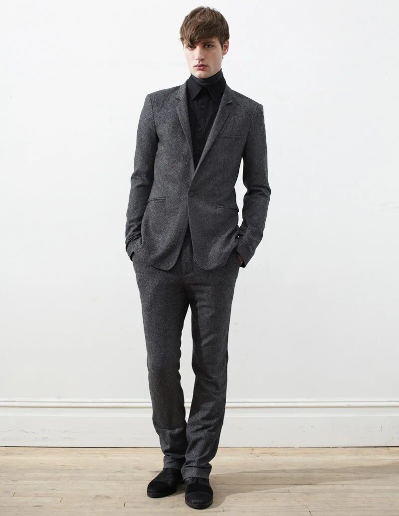 Пиджак мужской. Костюм с водолазкой мужской. Классический костюм с водолазкой мужской. Костюм с водолазкой мужской. Джереми реннер в водолазке.