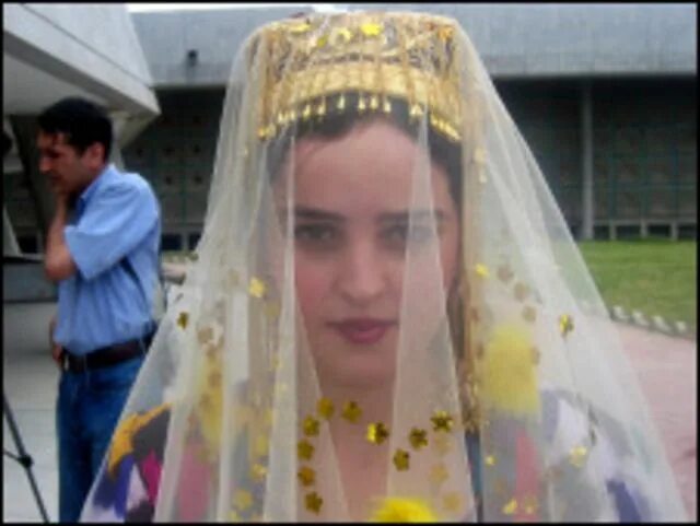 Рухшона бобоева. Таджичку замуж. Брак с таджичкой. Таджичка хочет замуж. Свадьба русская и таджик.