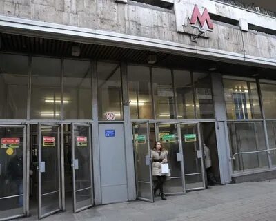 Баррикадная сколько выходов