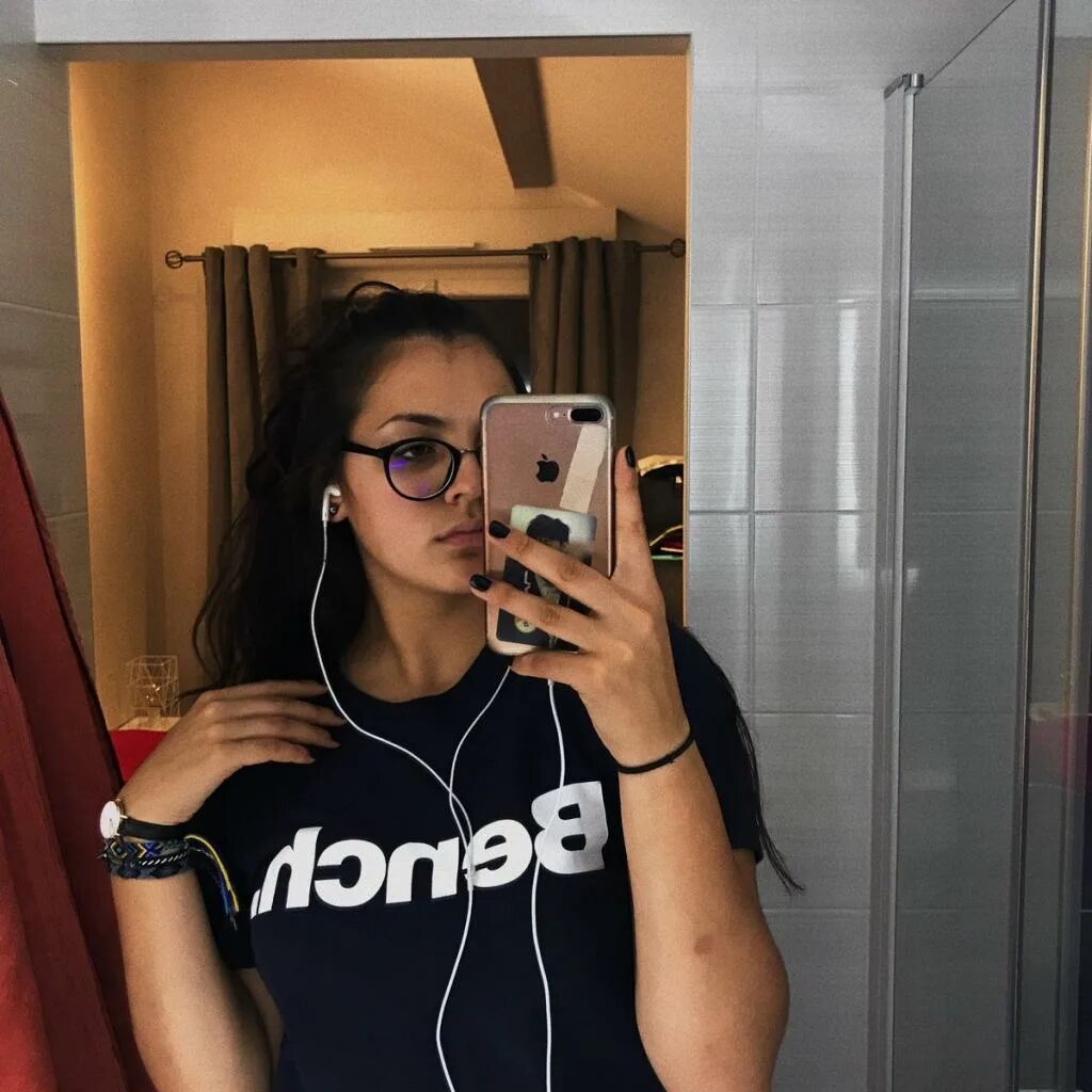 Selfie mirror