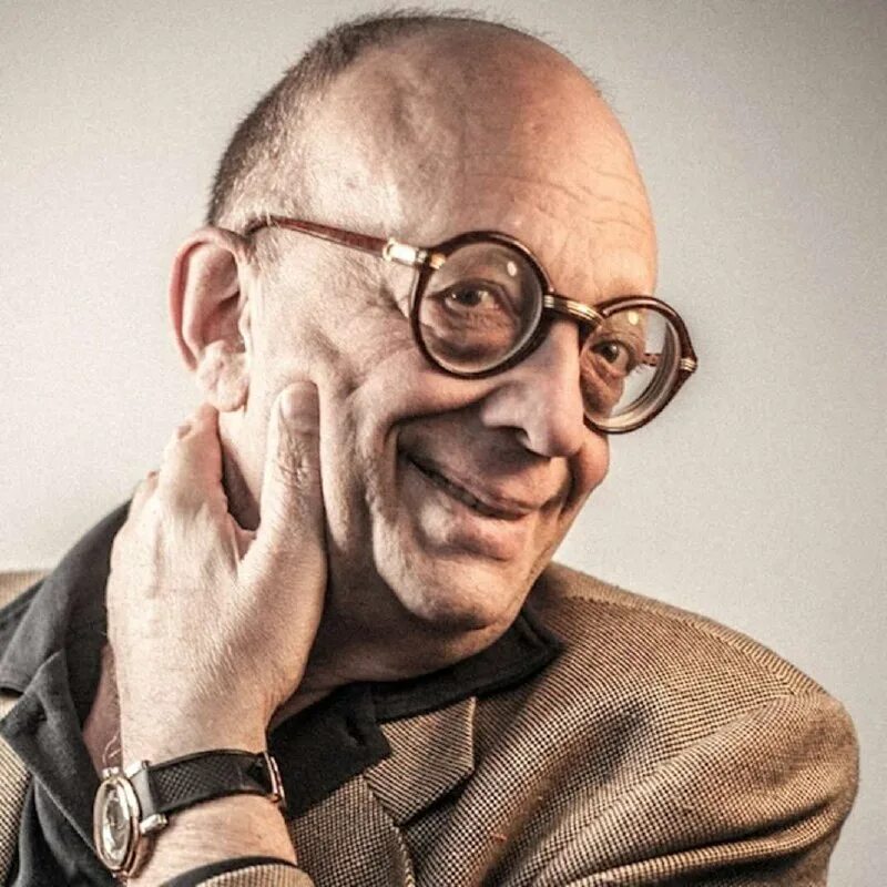 Переводчики 90 х голоса. Голос переводчика из 90-х. Переводчики 90 х голоса. Переводчики 90 х голоса. Переводчики 90 х голоса.