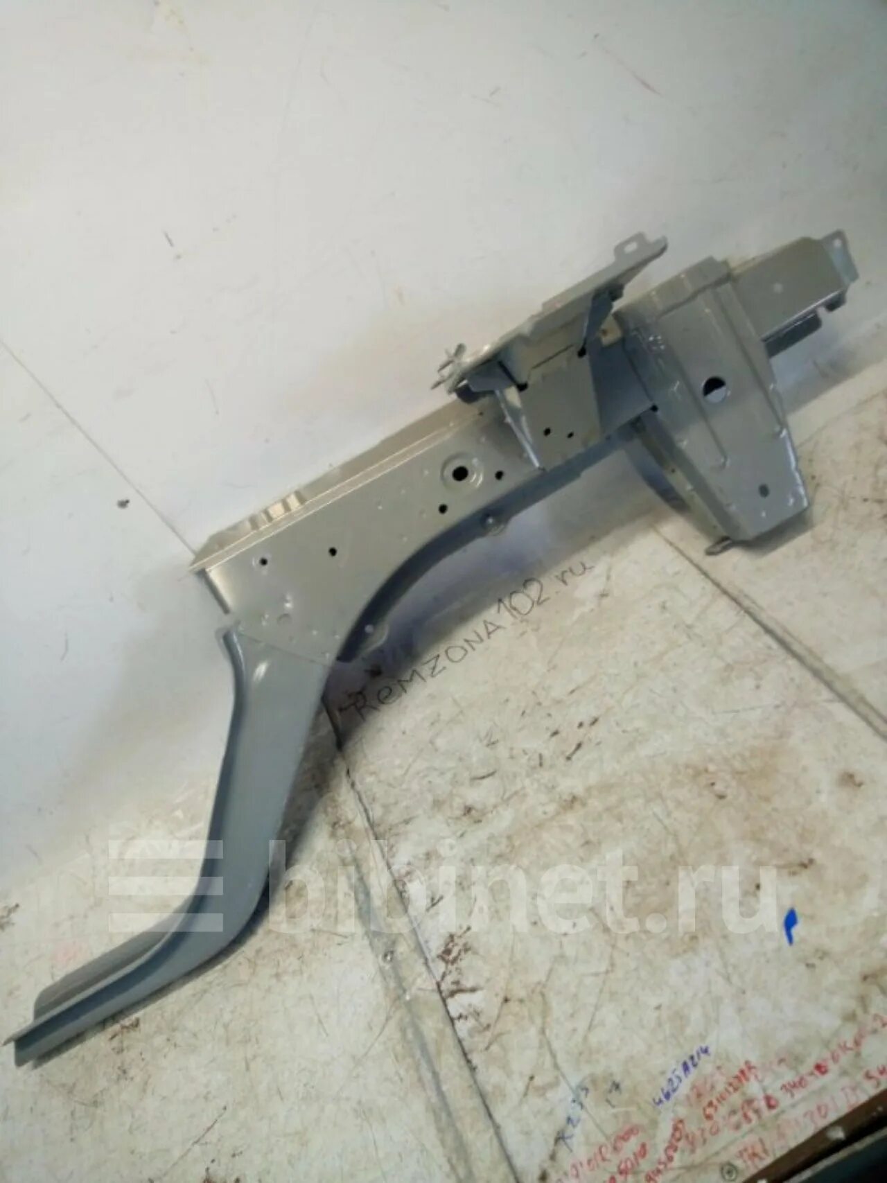 Лонжерон ларгус передний правый. Лонжерон ларгус. Передний железный лонжерон ларгус. Лонжерон ларгус. Рено логан 2 лонжерон правый передний.