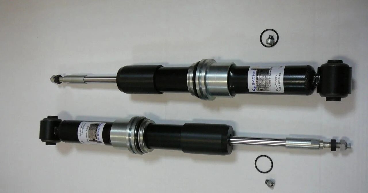 Задний амортизатор а6 с5. Задняя стойка ауди а6 с5. Allroad c5 задние стойки стабилизатора. Задний амортизатор а6 с5. Задний амортизатор а6 с5.