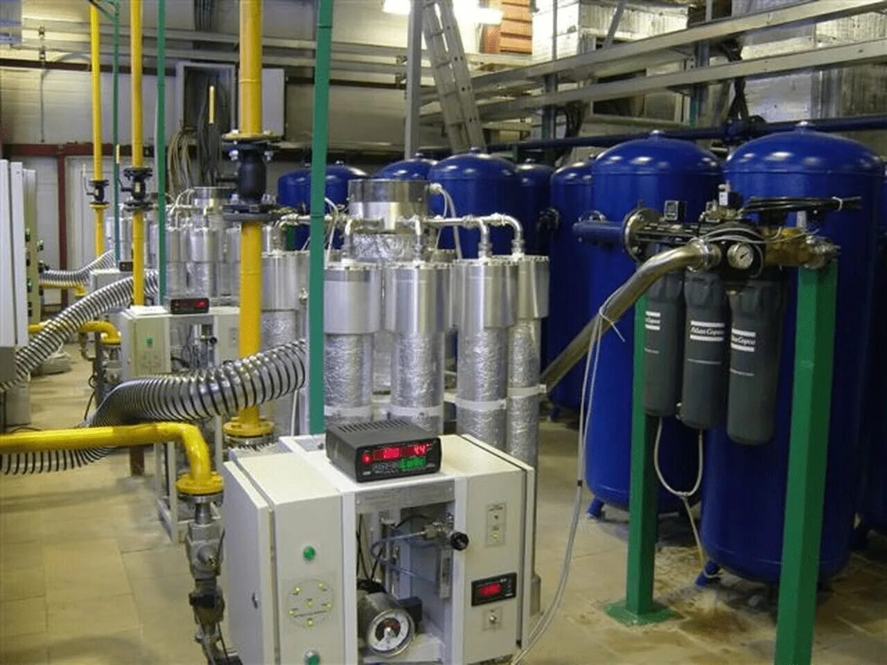 Установка азота. Азотная станция oxymat. Мембранный газоразделительный блок азот. Азотная компрессорная станция сда-10/251. Мембранный газоразделительный блок.