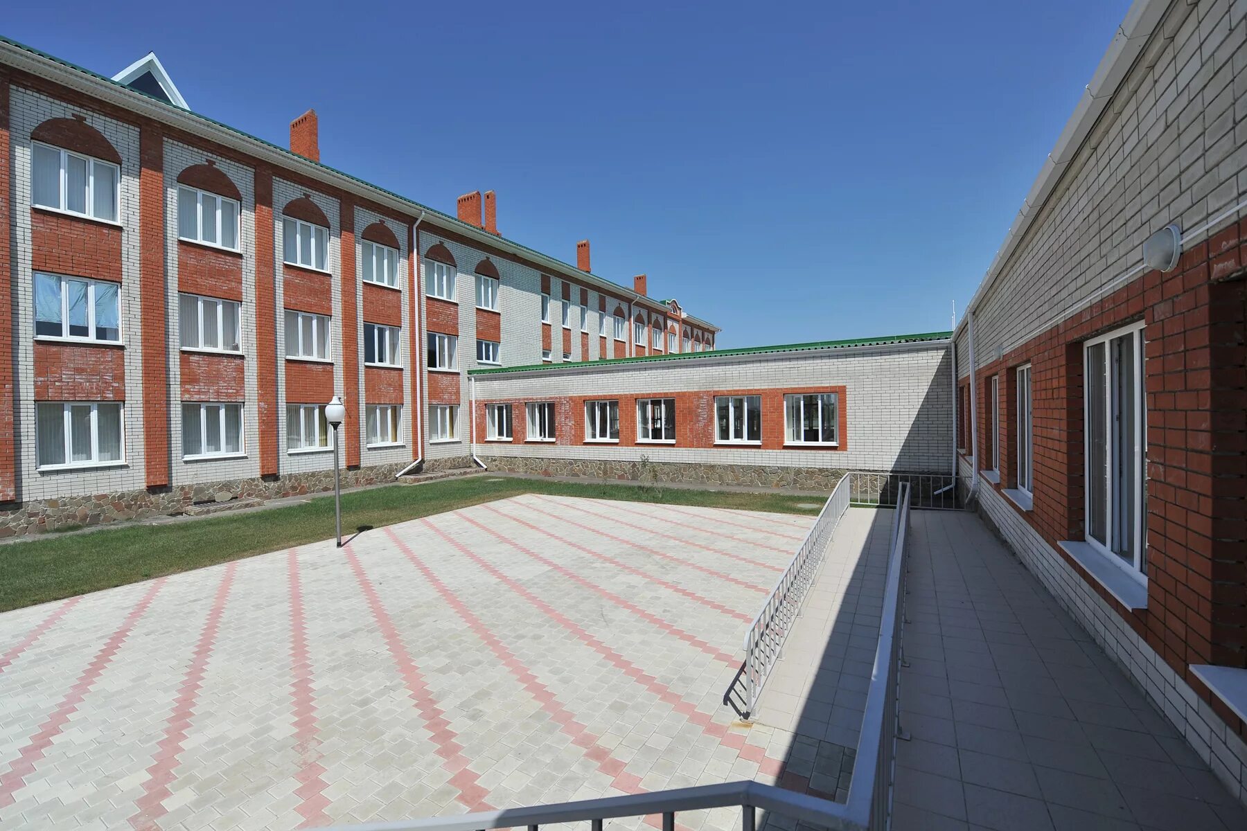 новая адыгея. школы республики адыгеи. школа гатлукай адыгейск. школа 27 новая адыгея 1 сентября. красногвардейское адыгея.