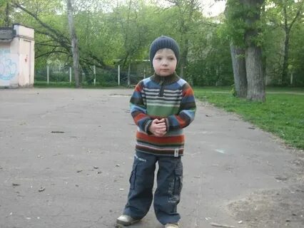 3 мальчика на улице