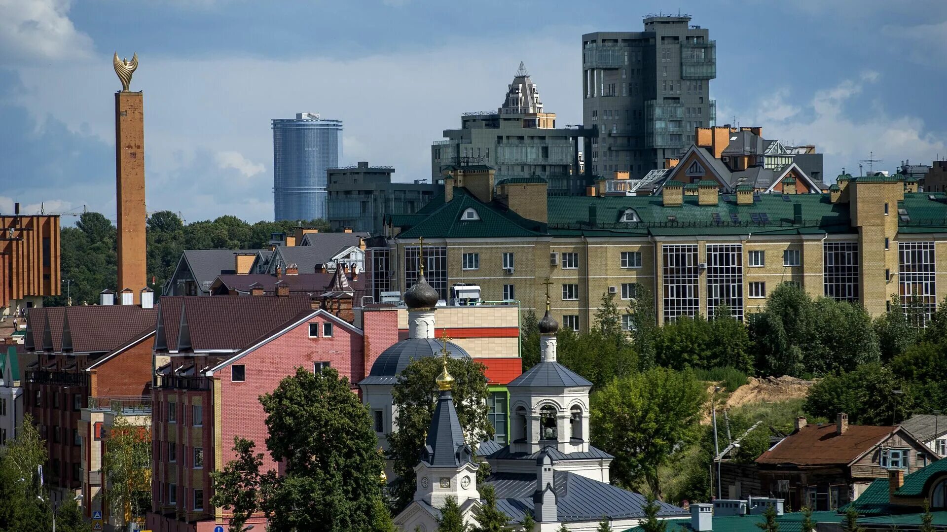 Исторический центр казани. Казань зима. Посёлок северный москва. Казань центр зимой. Река казанка в казани.