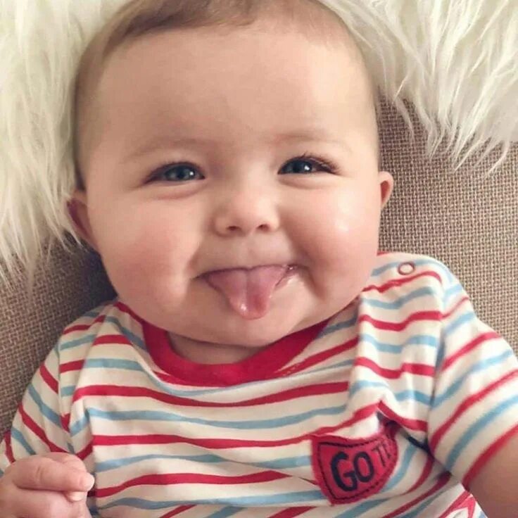 малышка забавно. малышка забавно. болажонлар расмлари. смешная девочка. малышка забавно.