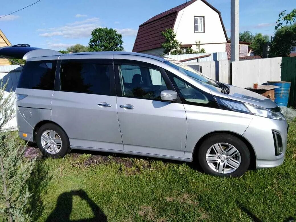 Тойота альфард 7 мест. Минивэн с инструментом. Ниссан серена 2012 место. Хёндай старекс 4х4 2004. Ноах r80 тойота.
