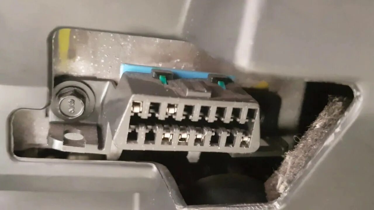 Обд порт. Обд 2. Tdb014 obd2. Разъём obd2. Rav4 2017 расположен obd.