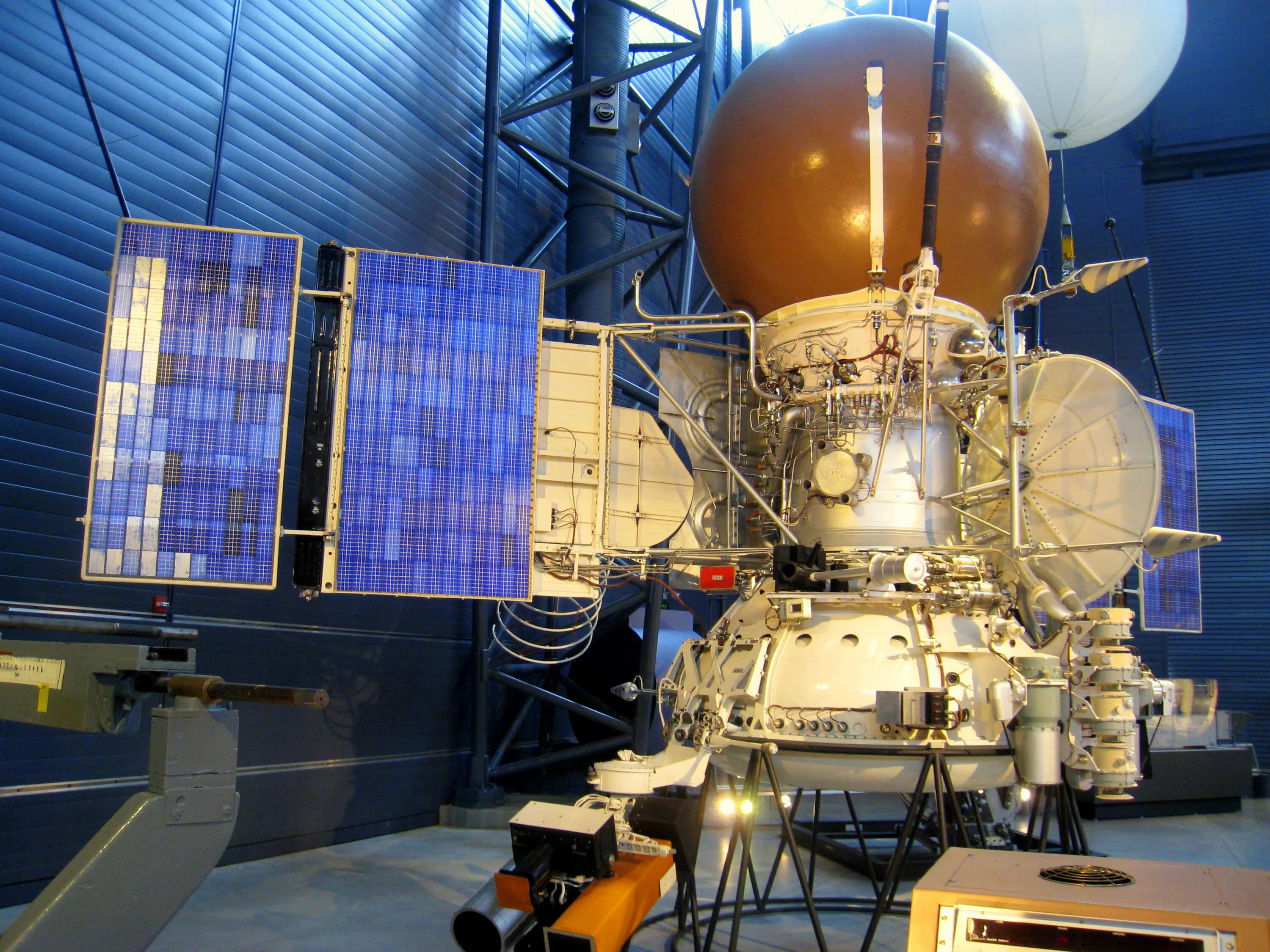 Автоматическая межпланетная станция «Вега-1». АМС Вега-2. Автоматические межпланетные станции АМС. Вега 2 космический аппарат.