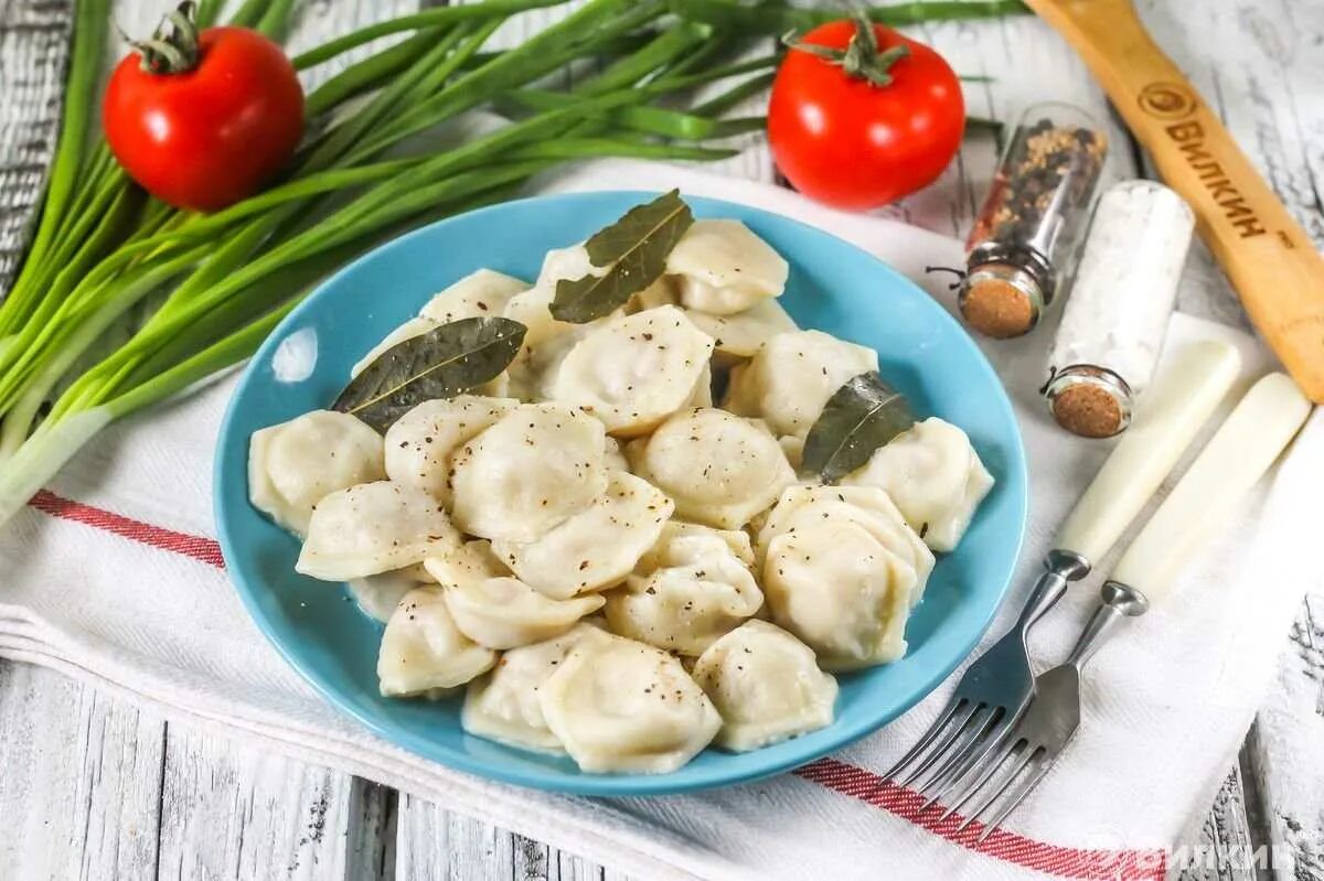 Пельмени в мультиварке какой режим. Пельмени по царски. пельмени на ужин. запеченные пельмени в мультиварке. пельмени на пару в мультиварке.