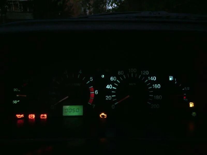 Панель индикации ваз 2114. Индикатор дальнего света на панели приборов шевроле нива. Не горит свет на панели. Регулятор яркости приборной панели ваз калина 1. Не горит свет на панели.