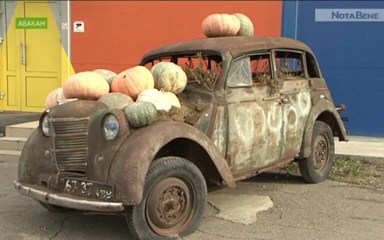 Машина пушкина. Пушкин в тачке. Автомобиль пушкина. Машина пушкина. Автомобиль пушкина.