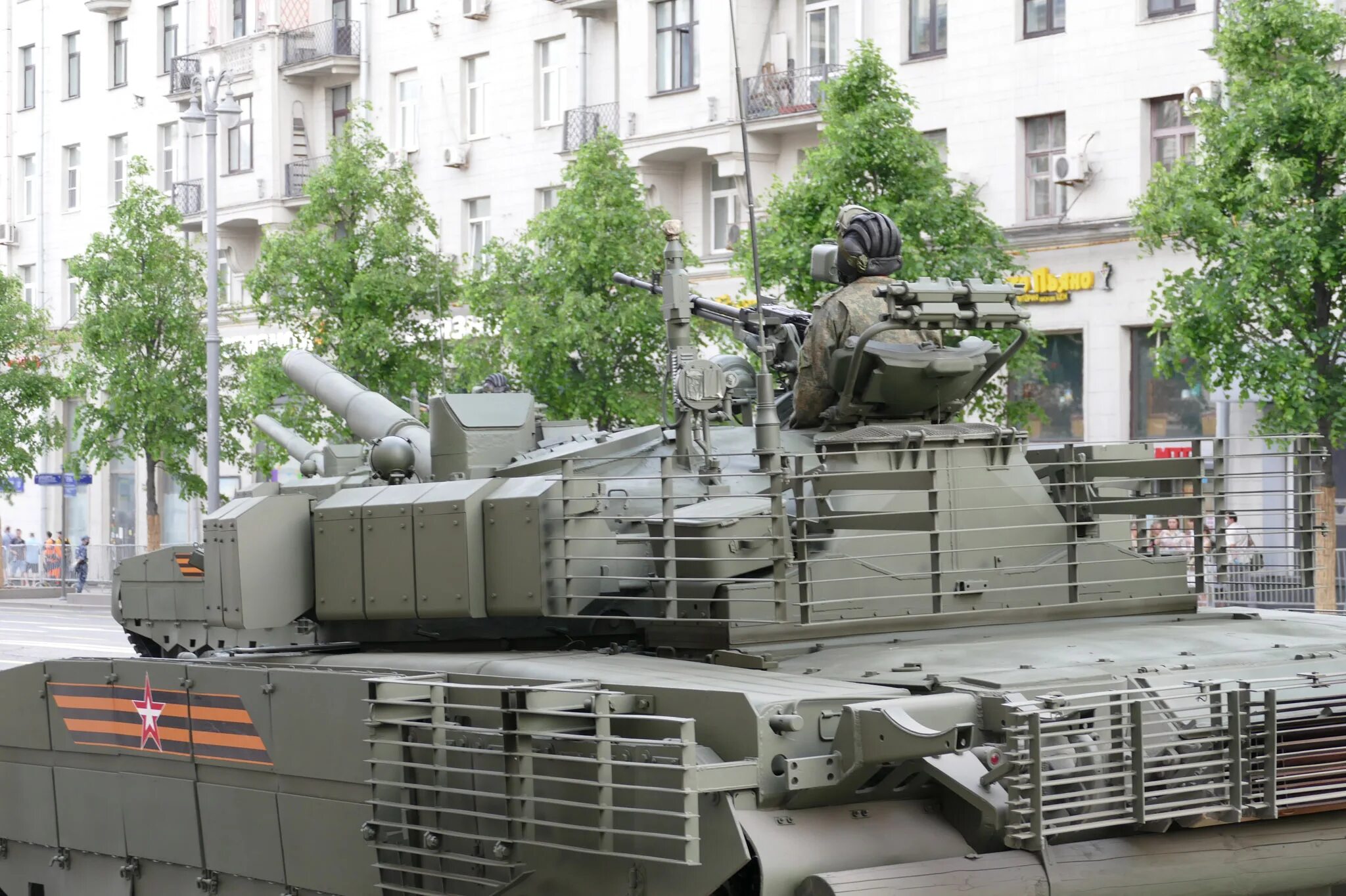 Т 80бвм 2025. Т-80бвм на параде. т-80бвм 1/35. парад победы т-80бвм. т-80 в москве.
