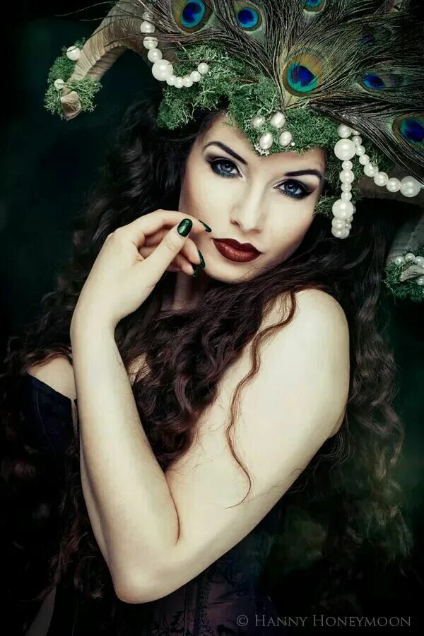 La esmeralda. La esmeralda. La esmeralda. La esmeralda. Готические фотомодели.