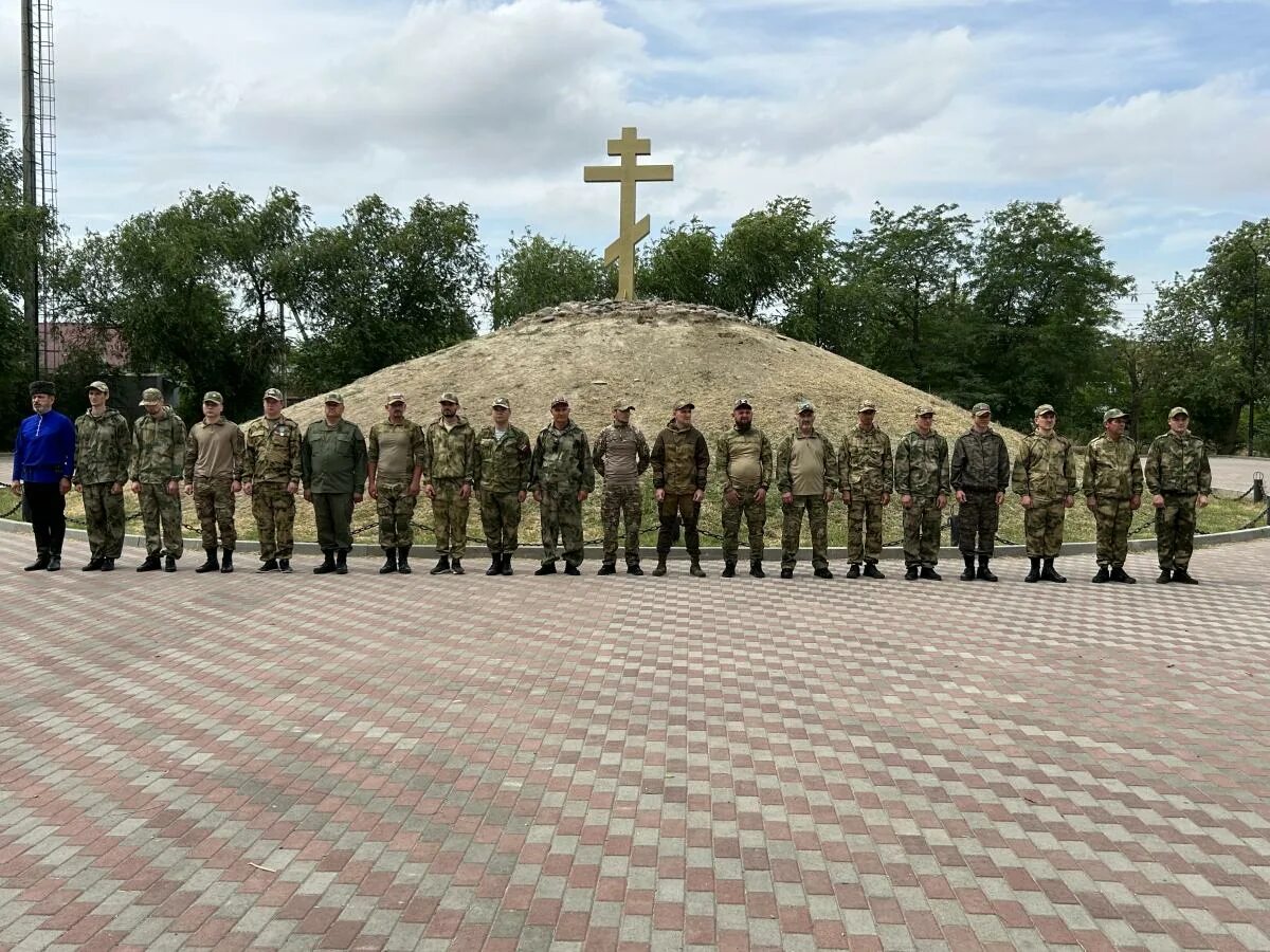 день добровольца донбасса. добровольцы защищать родину. добровольцы защищать родину. награждение добровольцев донбасса. добровольцы защищать родину.
