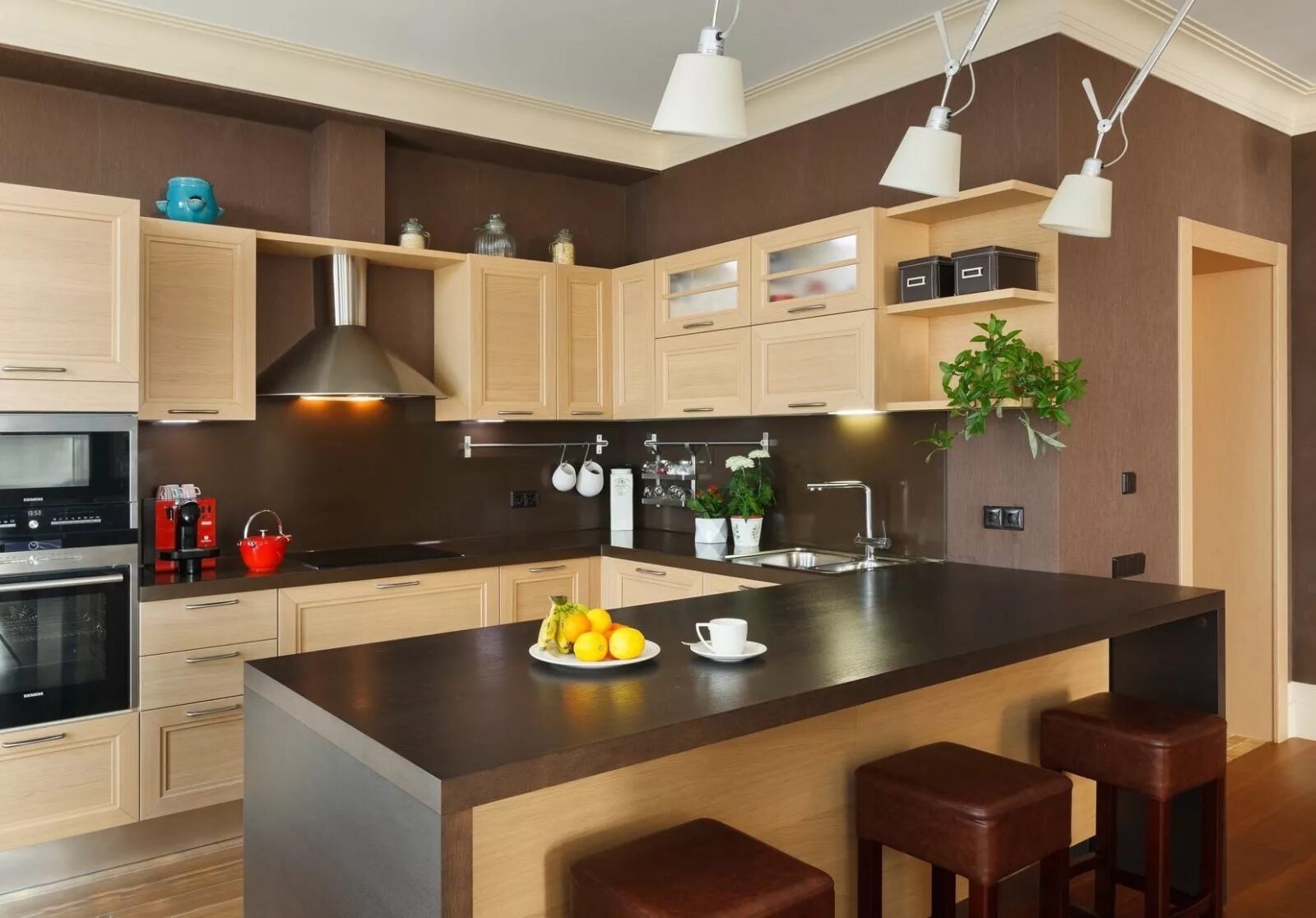 Какие цвета сочетаются на кухне. Кухонный интерьер. Кухня в коричневом цвете. Кухонный гарнитур коричневый. Кухня в коричневых тонах.