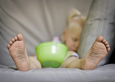 Foot kid girl