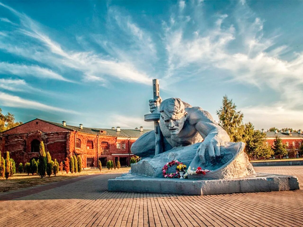 Белоруссия г Брест Брестская крепость. Брест мемориальный комплекс. Достопримечательности Беларуси Брестская крепость. Брестская крепость мемориальный комплекс. Экскурсия в брестскую крепость