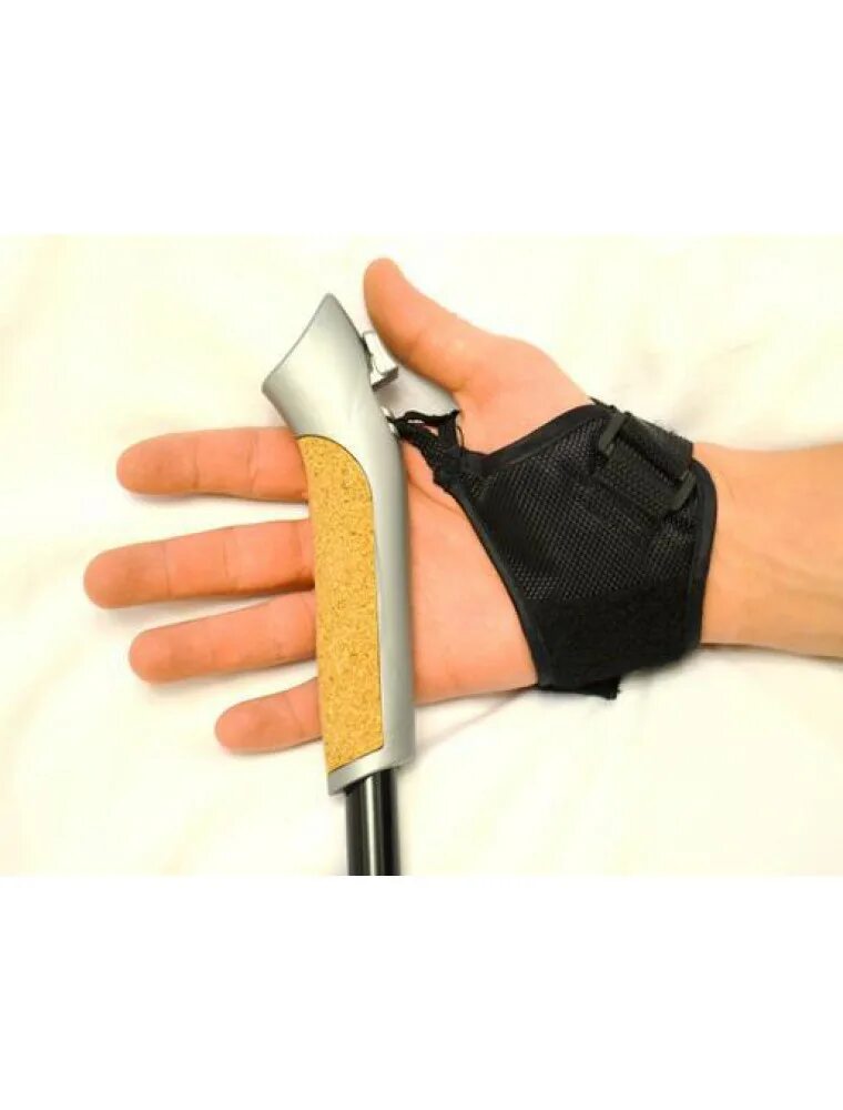 Лыжные палки. Ремешки для лыжных палок. Как правильно одеть лыжные палки. Как правильно надевать лыжные палки. Лыжные палки с капканами.