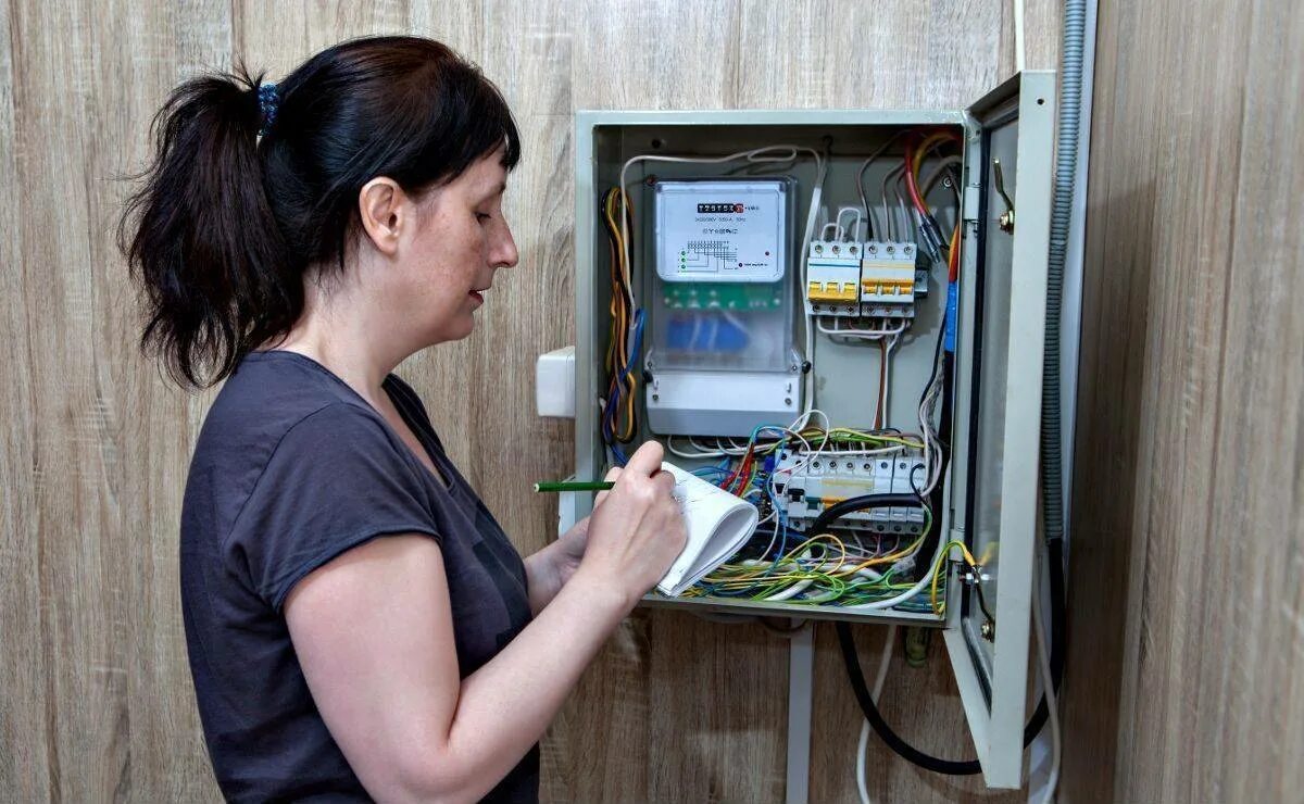 комплекс учета электроэнергии. автоматизированная система учета электроэнергии на предприятии. шкаф аиис куэ. система учета электроэнергии аиис куэ. шкаф успд аиис куэ меркурий.