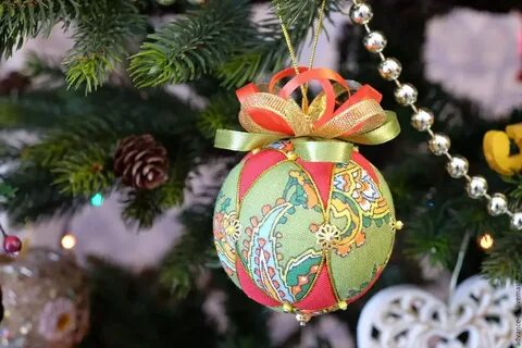 Как сделать красивую новогоднюю игрушку своими руками