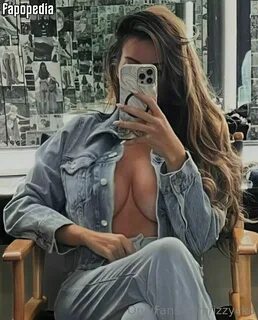 Izzycka Nude. 