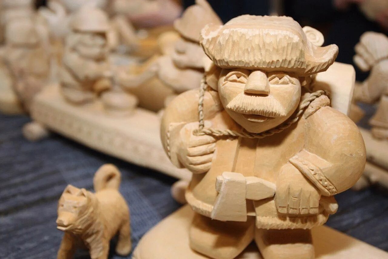 Музей тавлинской игрушки мордовия. Тавлинская игрушка мордовия. Музей тавлинской игрушки мордовия. Подлесная тавла мордовия резьба по дереву. Подлесная тавла резьба по дереву.